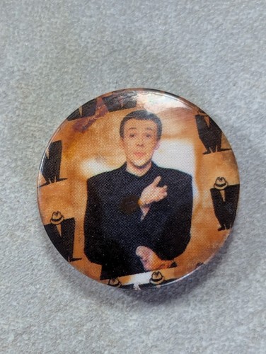 Vintage madness pin badge - 80's,